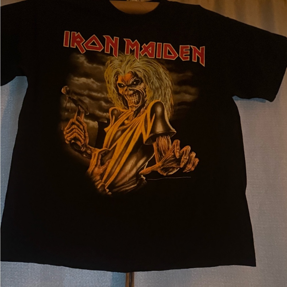 Black Graphic Tee - Short Sleeve